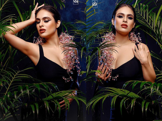 Astonishing Poses Of Neha Malik In Black